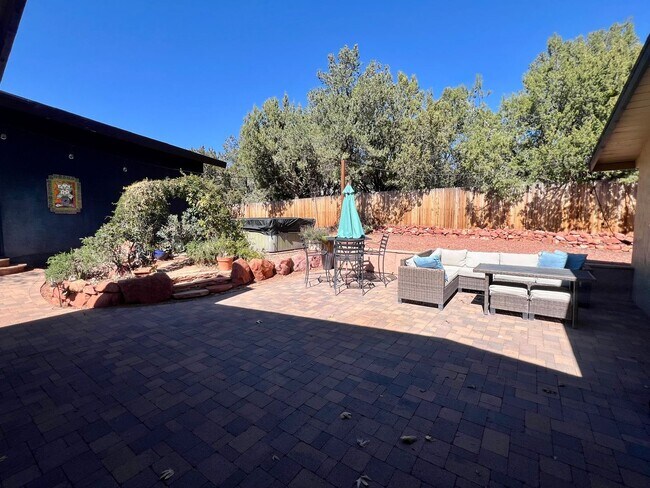 Building Photo - Furnished, 1-Year Long-Term Rental