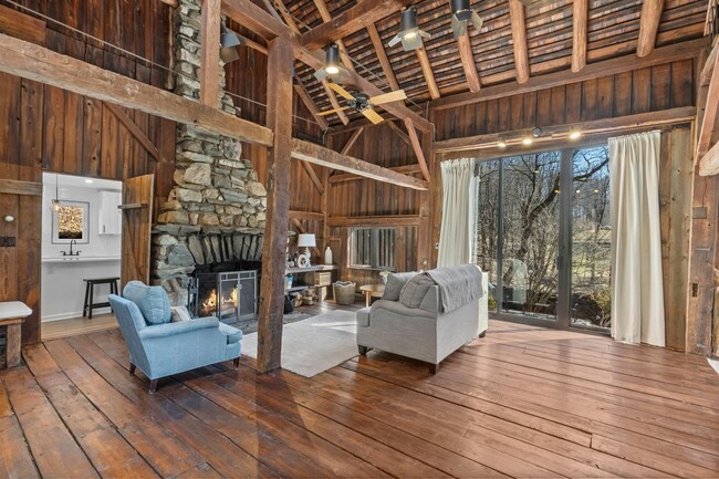 Building Photo - 200 Chestnut Ridge Rd