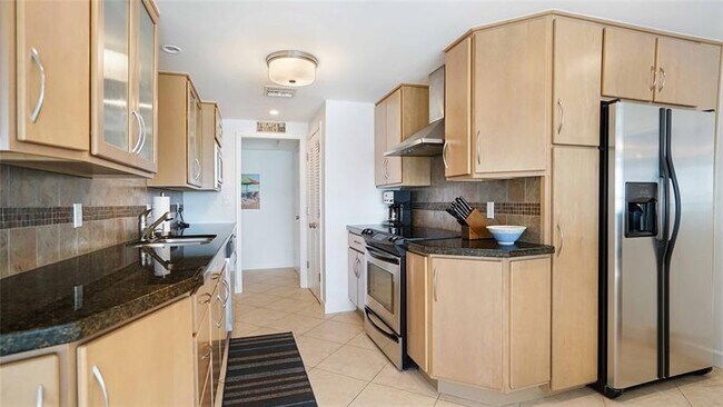 Building Photo - 3900 Galt Ocean Dr