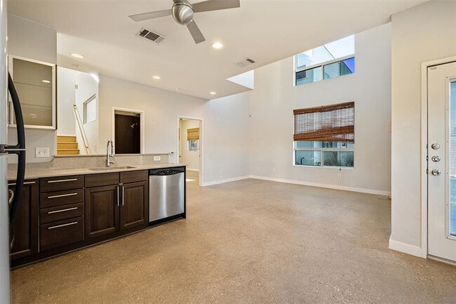 Building Photo - 5513 Agatha Cir