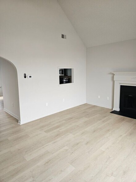 Building Photo - 101 Rampart St