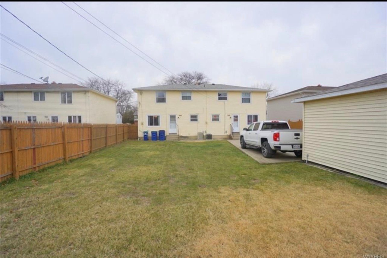 Building Photo - 225 Sunshine Dr