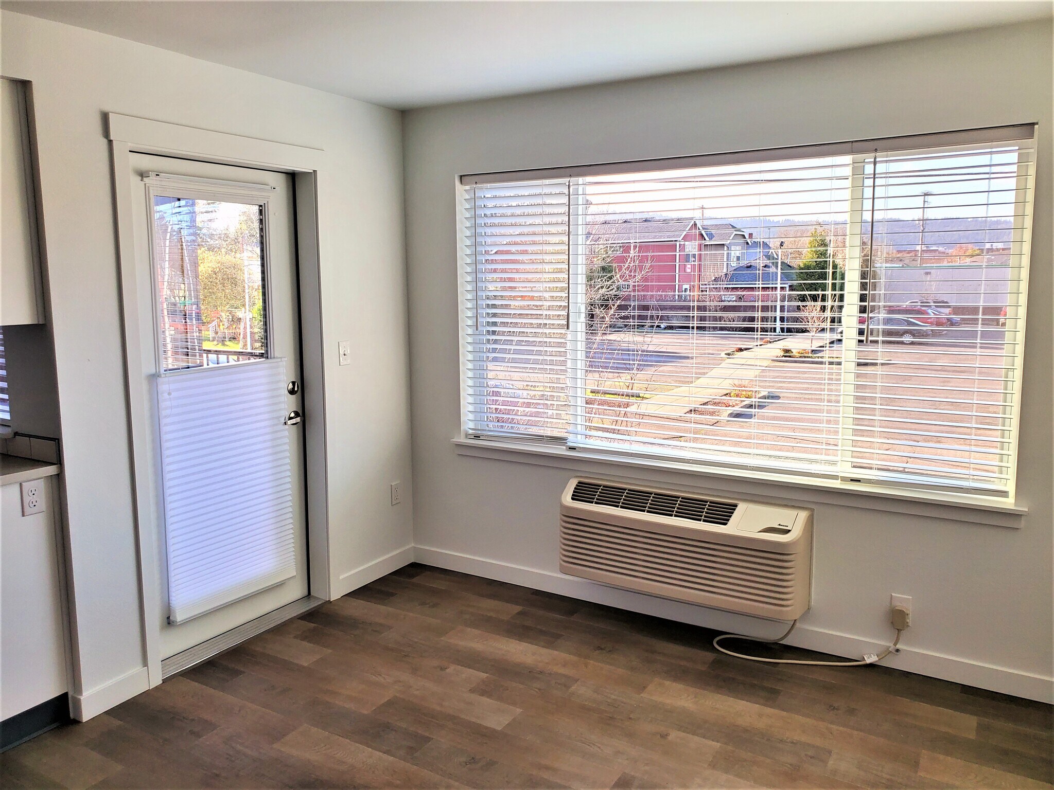 Building Photo - 7686 N Lombard St