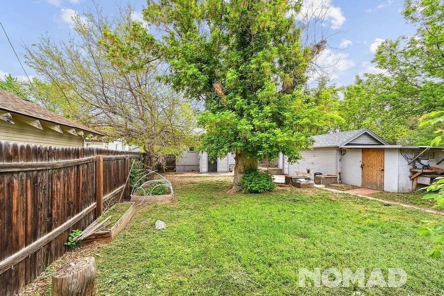 Building Photo - 5163 Beach Ct