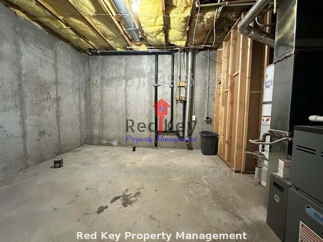 Building Photo - 700 S Single Family Home