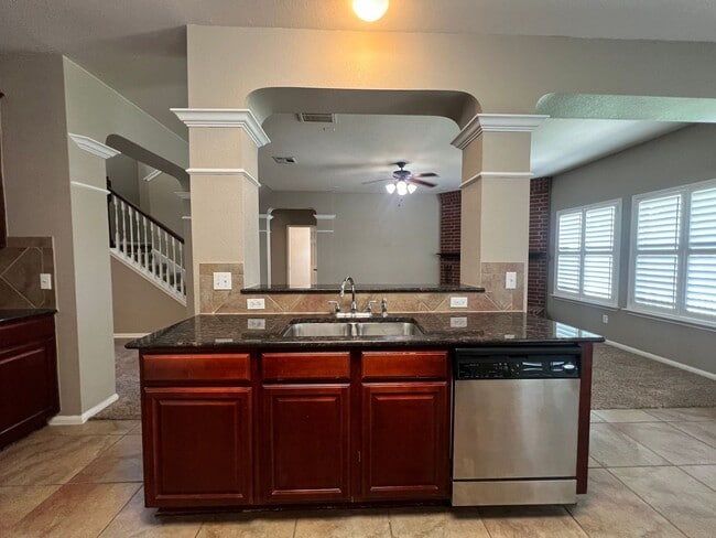 Building Photo - 407 Chieftain Trail