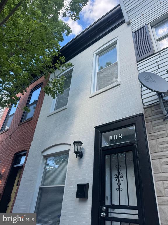 Building Photo - 115 N Curley St