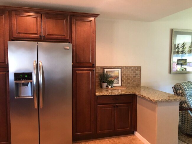 Building Photo - Welcome to this charming 2-bedroom, 2-bathroom house located in Leisure World a 45+ Active Adult ...