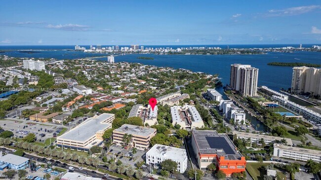 Building Photo - 1655 NE 115th St