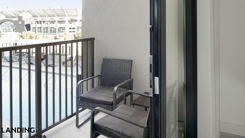 Building Photo - 1007 S Mint St