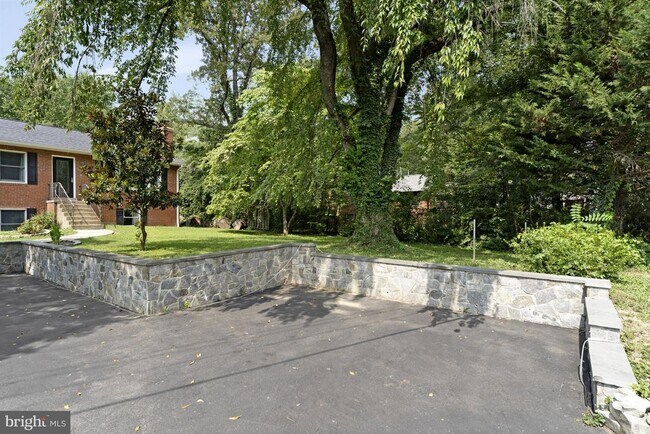 Building Photo - 6513 Old Dominion Dr