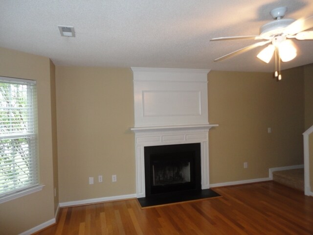Building Photo - 4608 Dolwick Dr