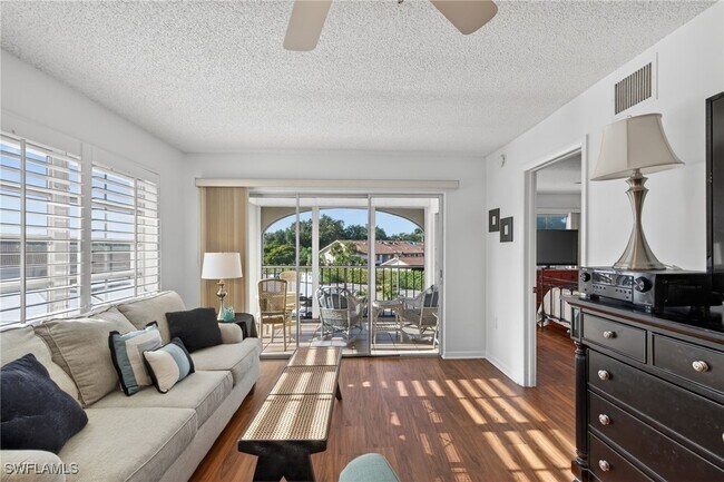 Building Photo - 5 High Point Cir W