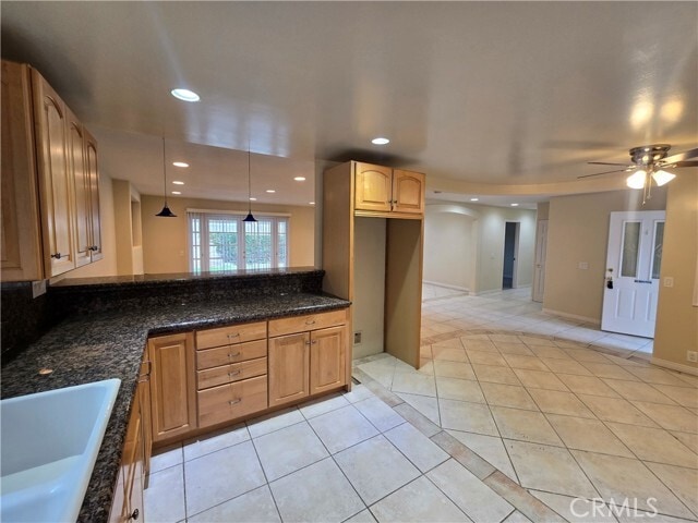 Building Photo - 10362 Shalom Dr