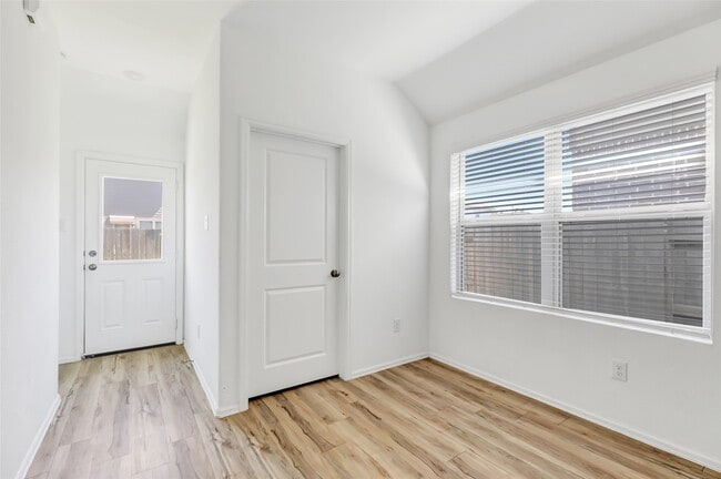 Building Photo - 6220 Arcadia Sound Ln