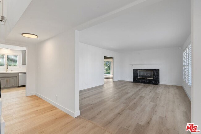 Building Photo - 15974 Tobin Way
