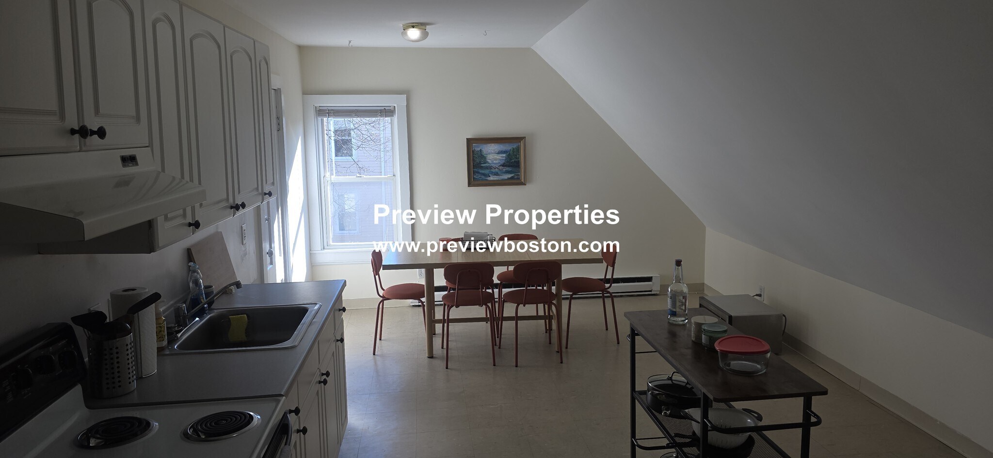 Building Photo - 25 Brackett St