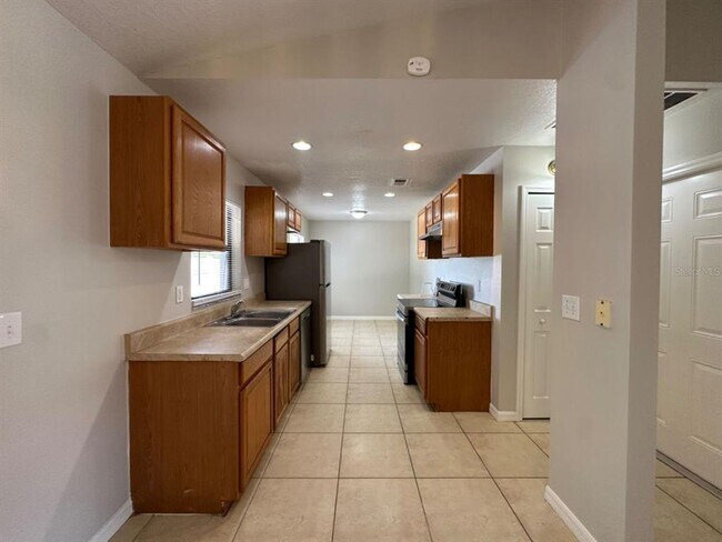 Building Photo - 661 N Delmonte Ct