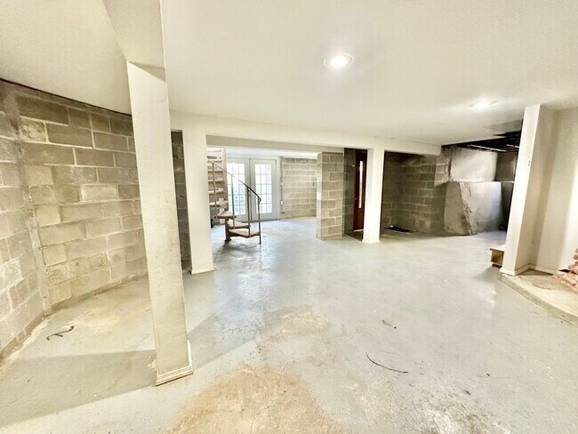 Building Photo - 1505 24th St