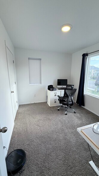 Building Photo - 3965 N Eagle Pt Ln