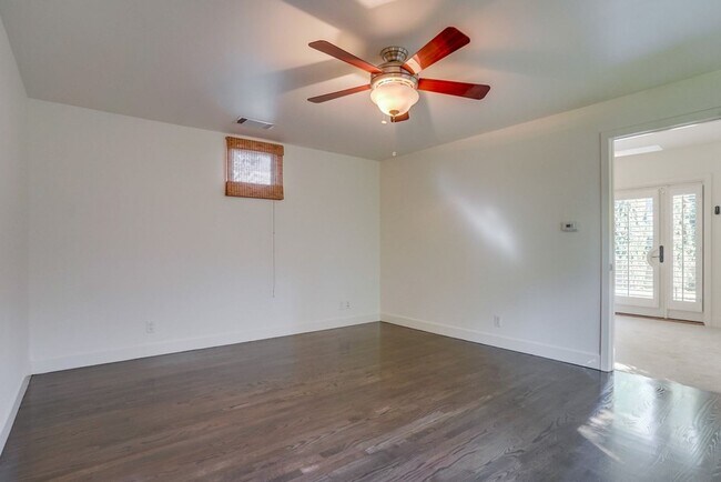 Building Photo - Beautiful 4 Bed/4 Bath Family Home w/pool - Upcoming and available in April!