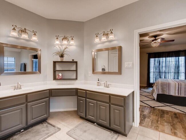 Building Photo - 9409 Jenaro Ct