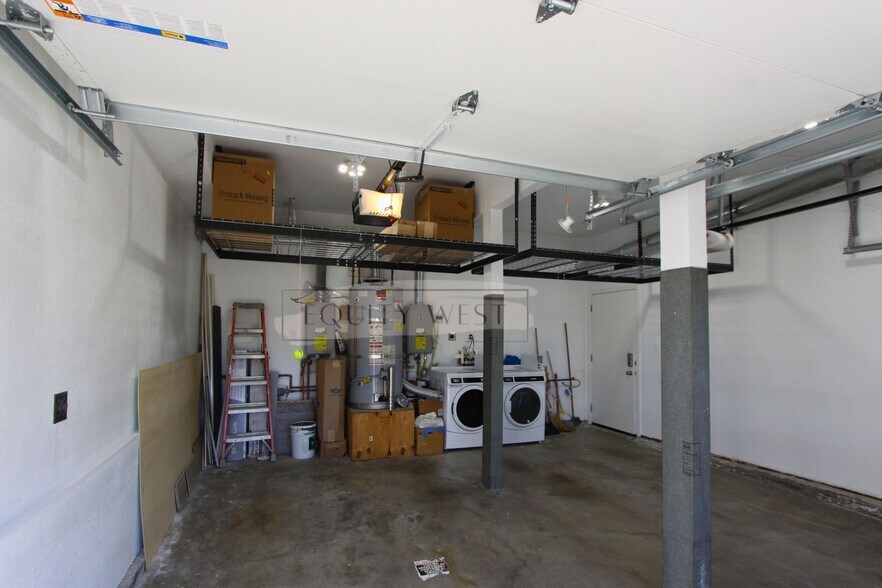 3506 - 3506 Suter St