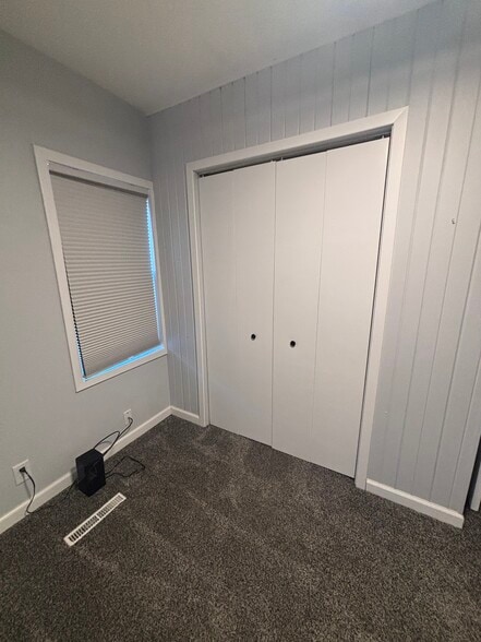 Building Photo - 620 S Rowley St