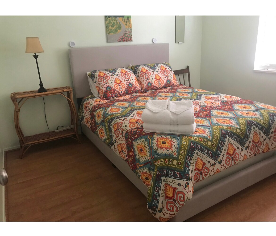 Second bedroom with queen bed. Large closet. - 224 Hopi Ave