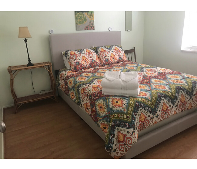 Second bedroom with queen bed. Large closet. - 224 Hopi Ave