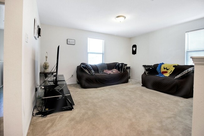 Building Photo - 668 Bailey Park Dr