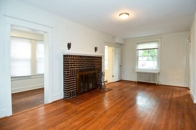 Building Photo - 633 24th St S