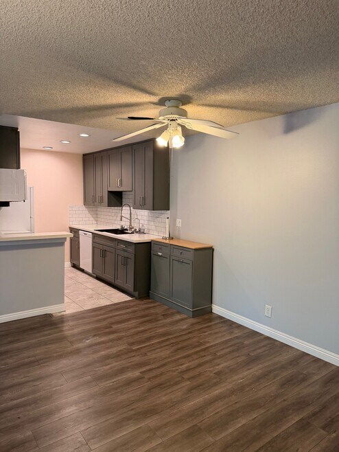 Building Photo - 576 N Bellflower Blvd