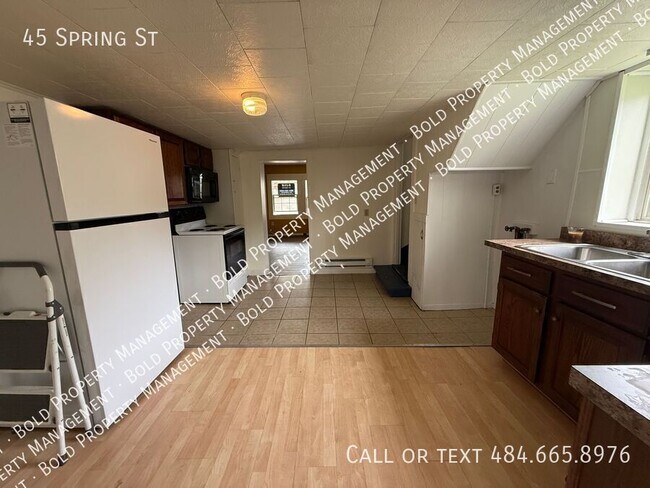 Building Photo - 45 Spring St