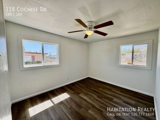 Building Photo - 118 Cochise Dr