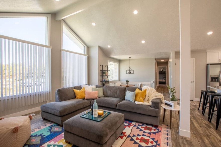 Primary Photo - 2196 Karalee Way