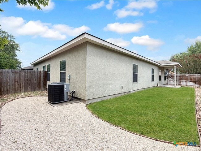 Building Photo - 236 Anne Louise Dr