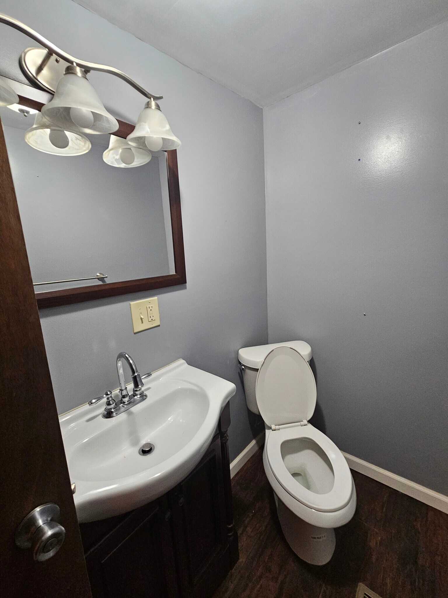 Building Photo - 229 Buckingham St