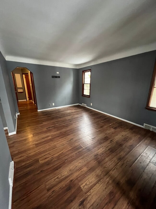 Building Photo - 6016 Farmbrook St