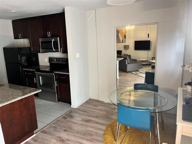 Building Photo - 1601 Faro Dr