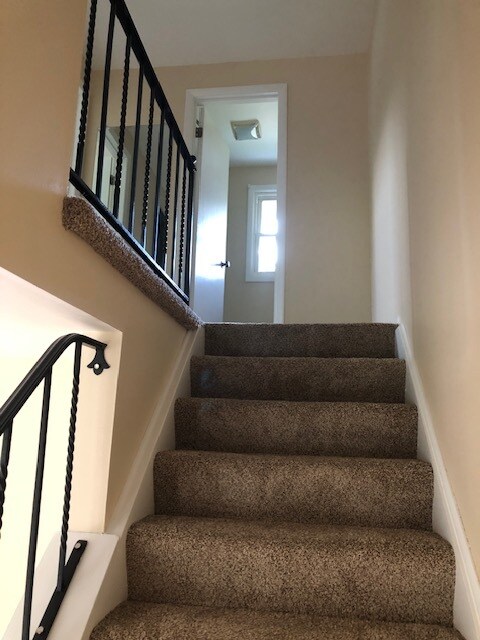 Looking upstairs. - 2442 Westside Dr