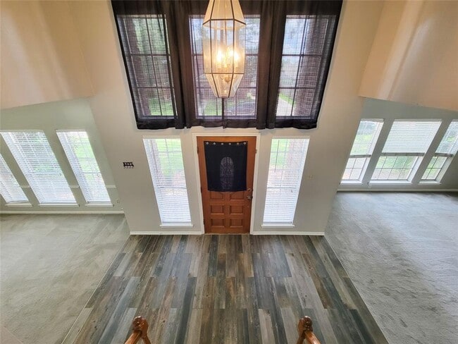 Building Photo - 8502 Canyon Pine Dr