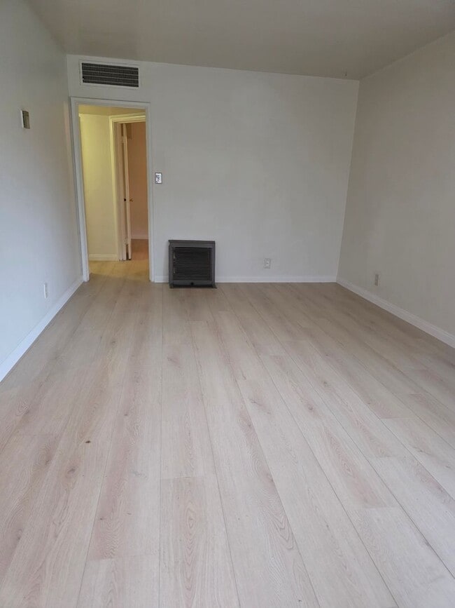 Building Photo - 2908 Sunset Ave