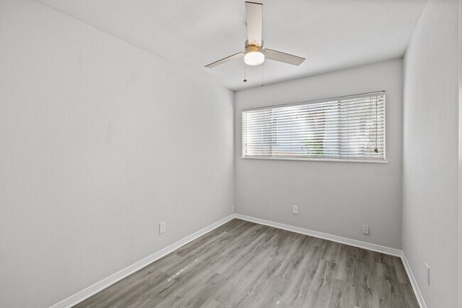 Building Photo - 2825 San Gabriel St