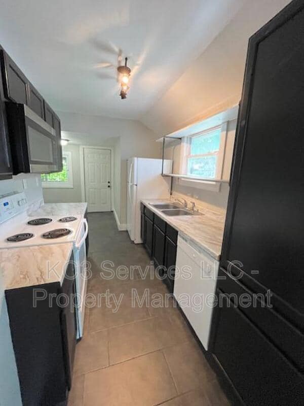 Building Photo - 5842 Euclid Ave E