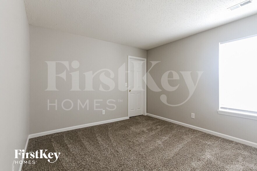 Building Photo - 8114 Grove Berry Dr