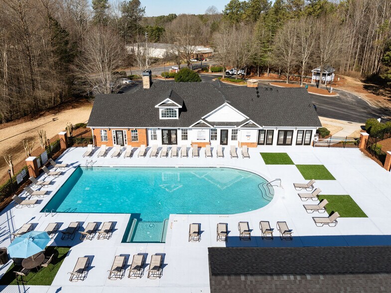 Building Photo - Landings at Sweetwater Creek