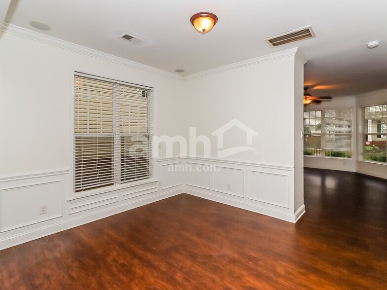 Building Photo - 11728 Rainy Bend Dr