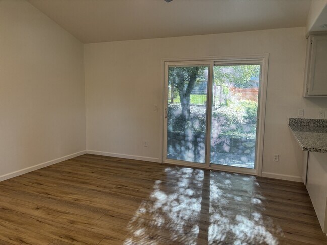 Building Photo - 1776 Meda Ave