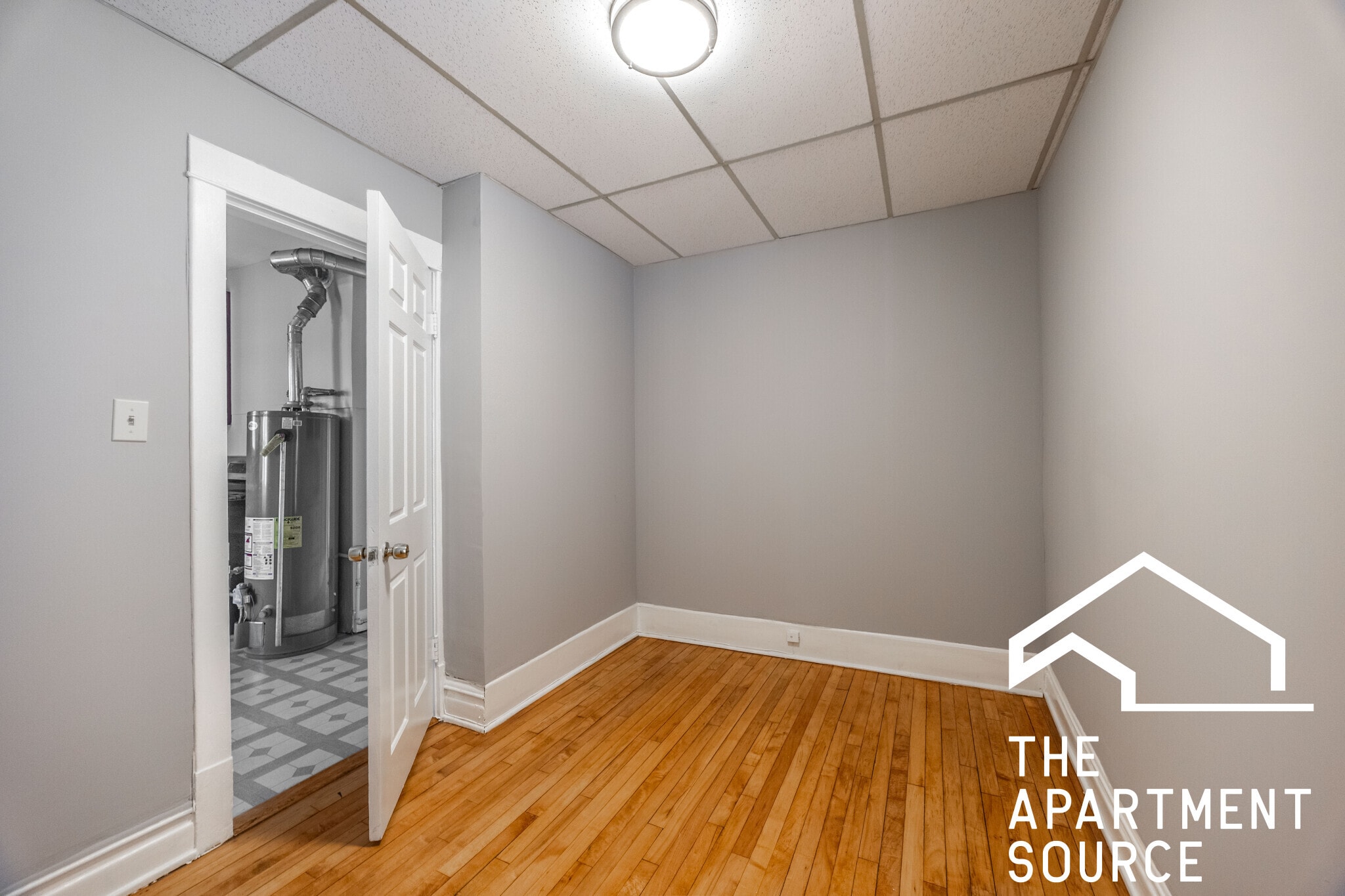 Building Photo - 5128 W Henderson St